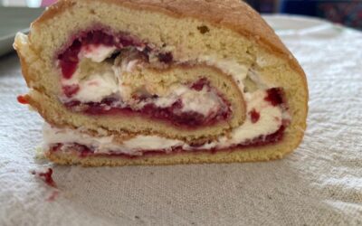 BISCUIT AU COULIS DE FRAMBOISE ET CREME MASCARPONE