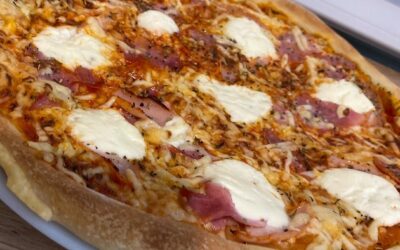 PIZZA AU JAMBON ET CREME FRAICHE