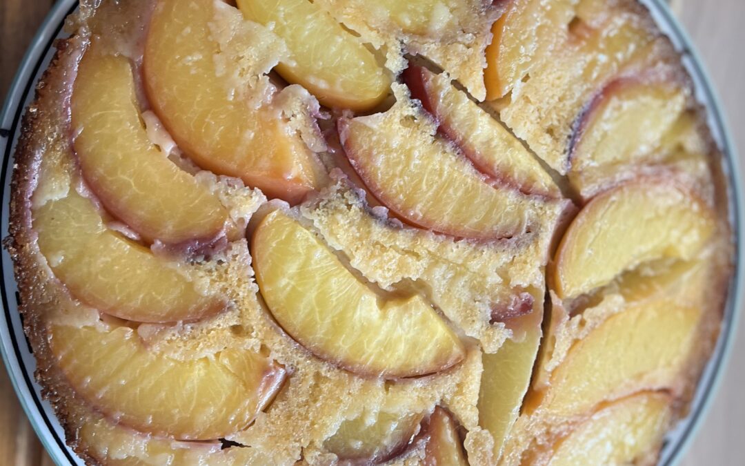 GATEAU AUX PECHES CARAMELISEES